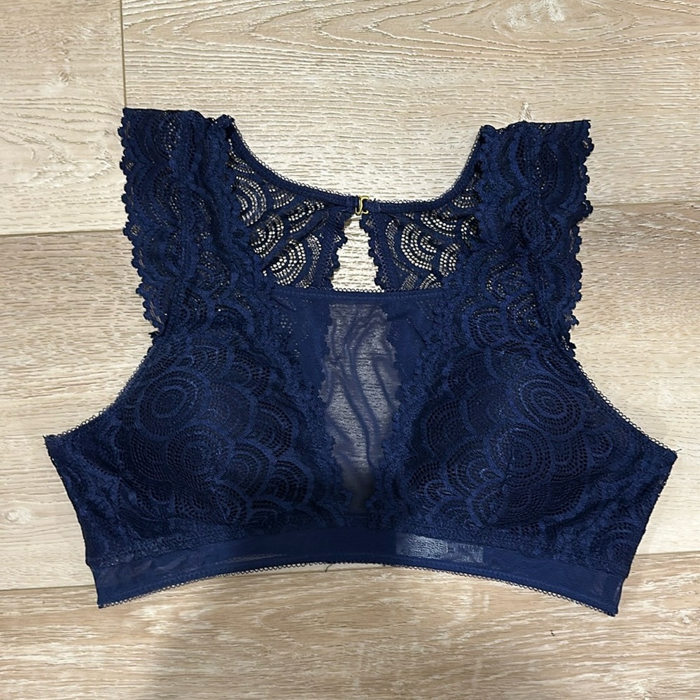Navy Lace & Mesh Bralette Sz M NWOT